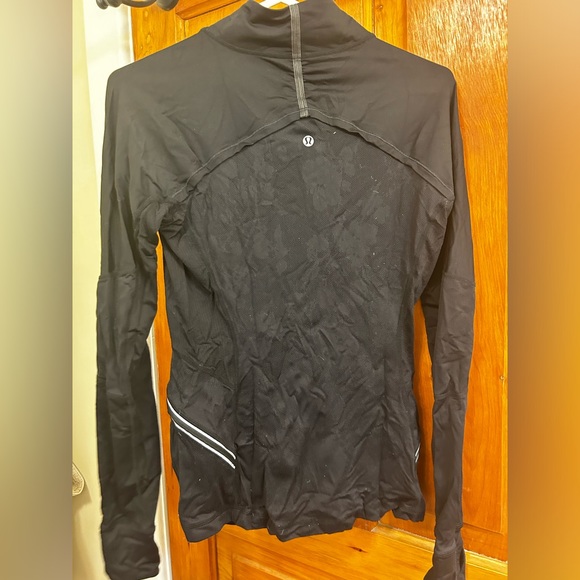 Lululemon Define Nulu 1/2 zip - Picture 3 of 3